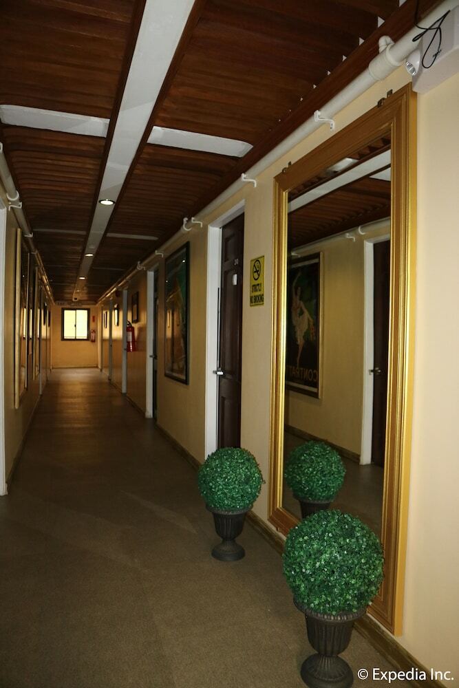 Spring Plaza Hotel