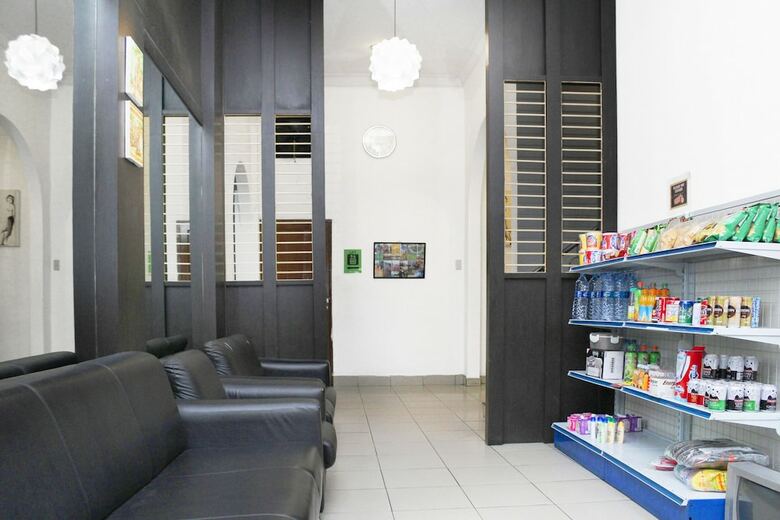 Hotel Airy Pasar Baru Selat Panjang 11 Medan