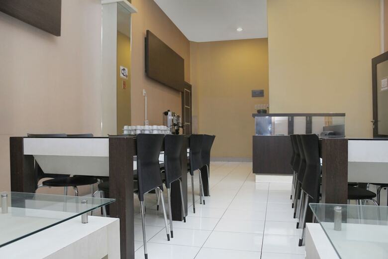 Hotel Airy Pasar Baru Selat Panjang 11 Medan