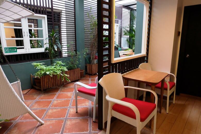 Cozy At 9 Hotel And Kitchen