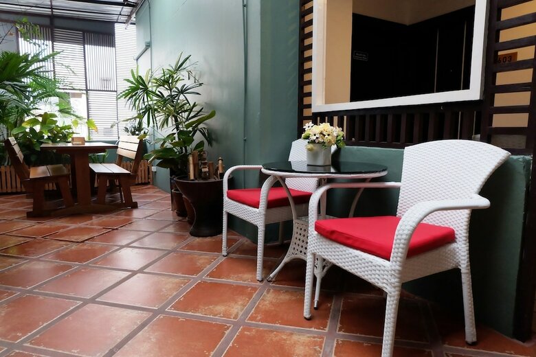 Cozy At 9 Hotel And Kitchen