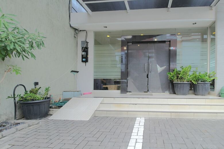 Hotel Airy Pecinan Pasar Semawis Kalikuping 18 Semarang