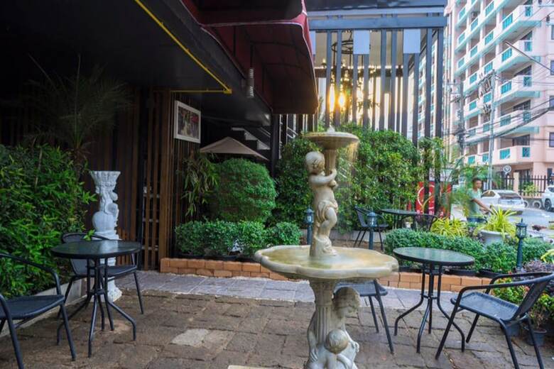 Hotel R1 Boutique Serviced Apartment