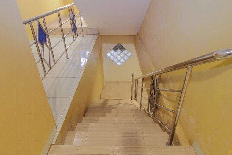 Hotel Airy Komplek Nagoya Square Blok C 66 Batam