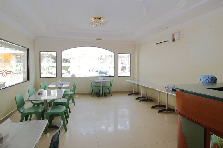 Hotel Airy Komplek Nagoya Square Blok C 66 Batam