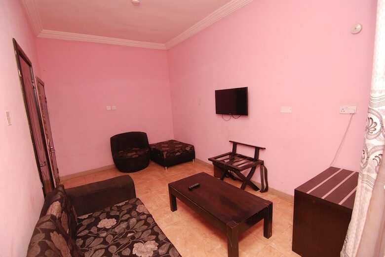 Pine Crest Exclusive Hotel & Suite