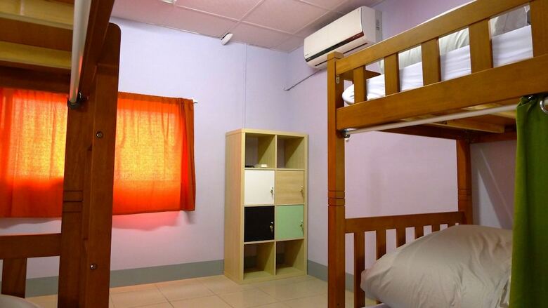 Hostal Puli Center Center Hostel