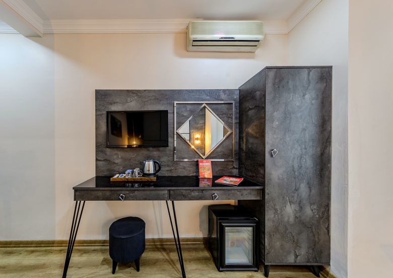 Hotel La Pazza Suites