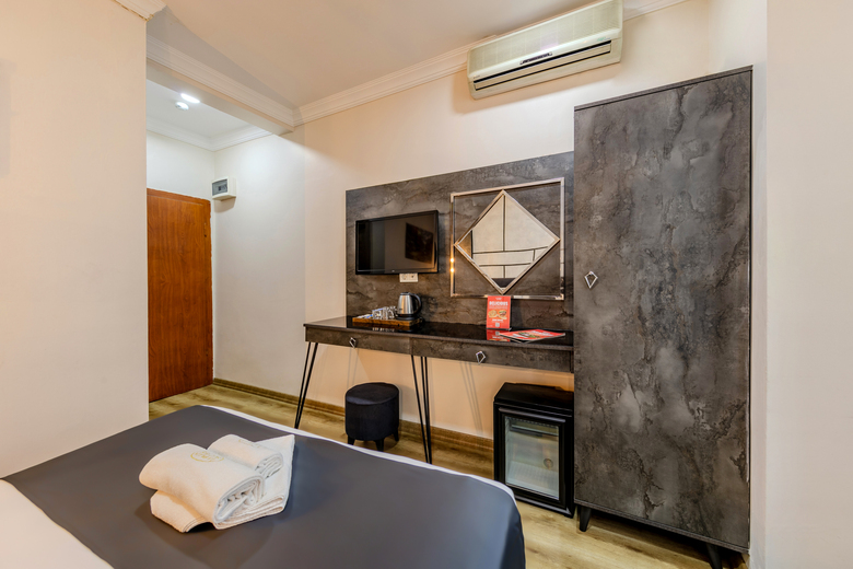 Hotel La Pazza Suites