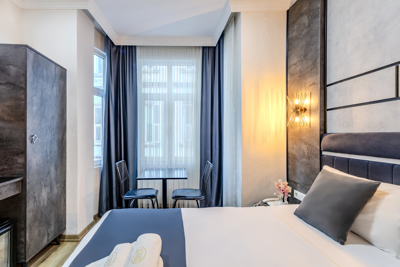 Hotel La Pazza Suites