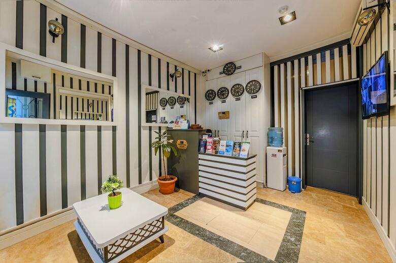 Hotel La Pazza Suites