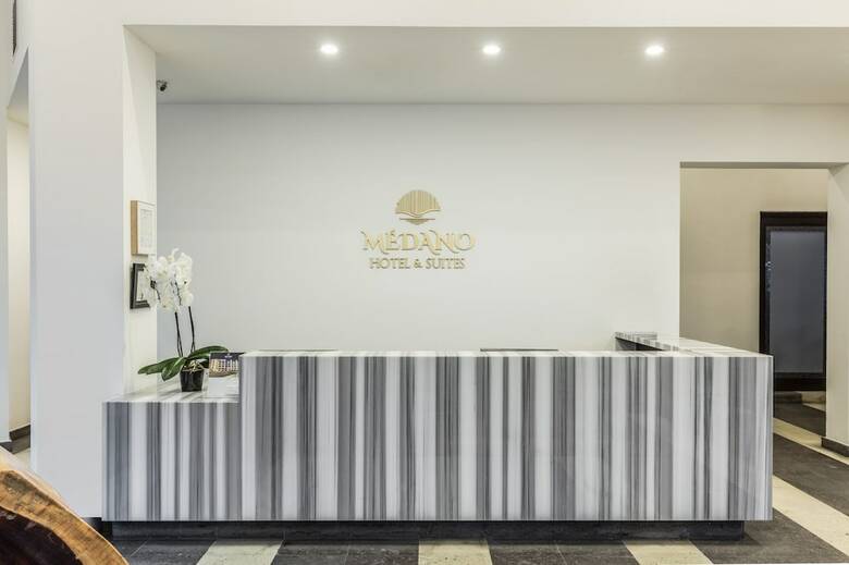 Medano Hotel And Suites