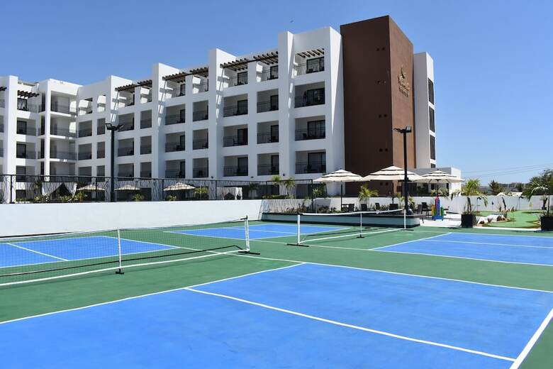 Medano Hotel And Suites