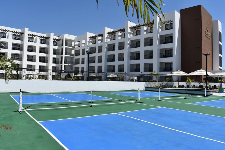 Medano Hotel And Suites