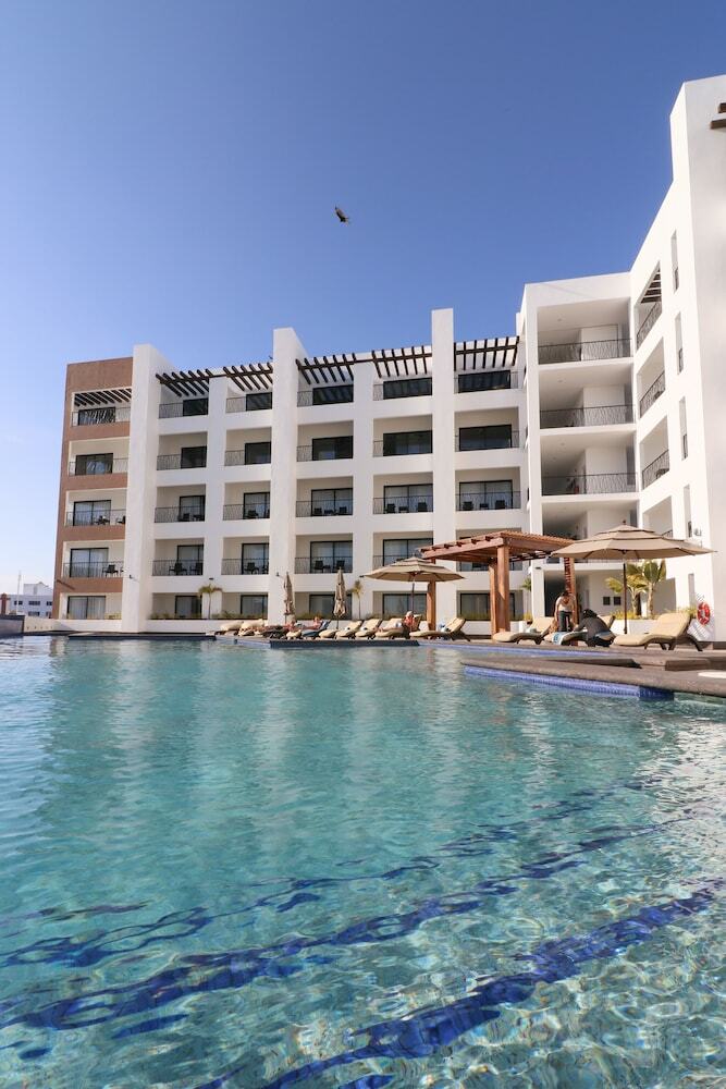 Medano Hotel And Suites