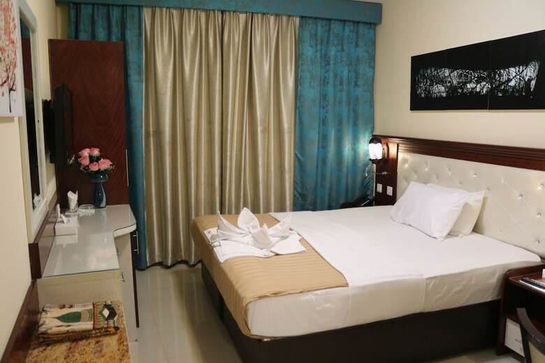 Mariana Hotel