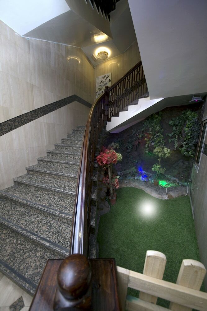 Mariana Hotel