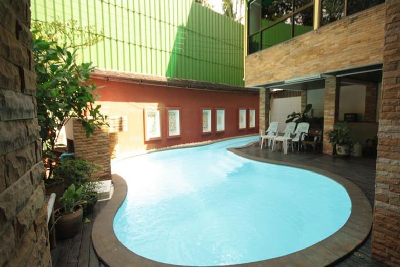 Thana Hotel