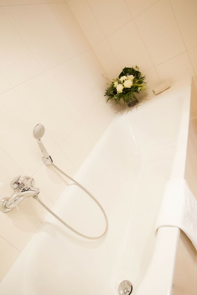 Hotel Am Rhein - Wesseling
