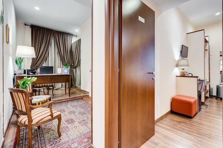 Hotel Lhr Coliseum B&B