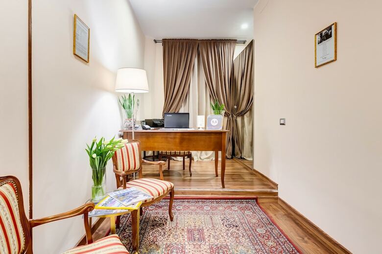 Hotel Lhr Coliseum B&B