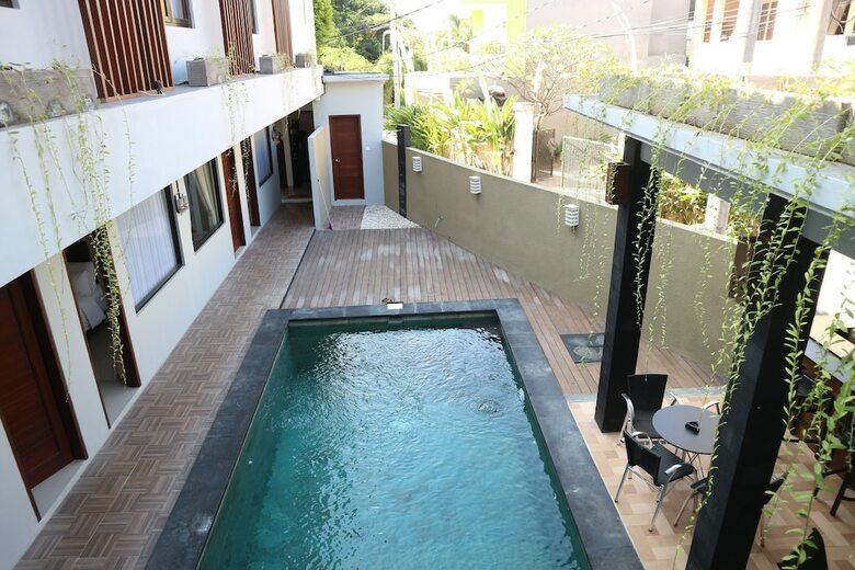 Hotel Tri Homestay Kuta
