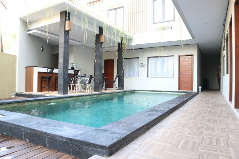 Hotel Tri Homestay Kuta