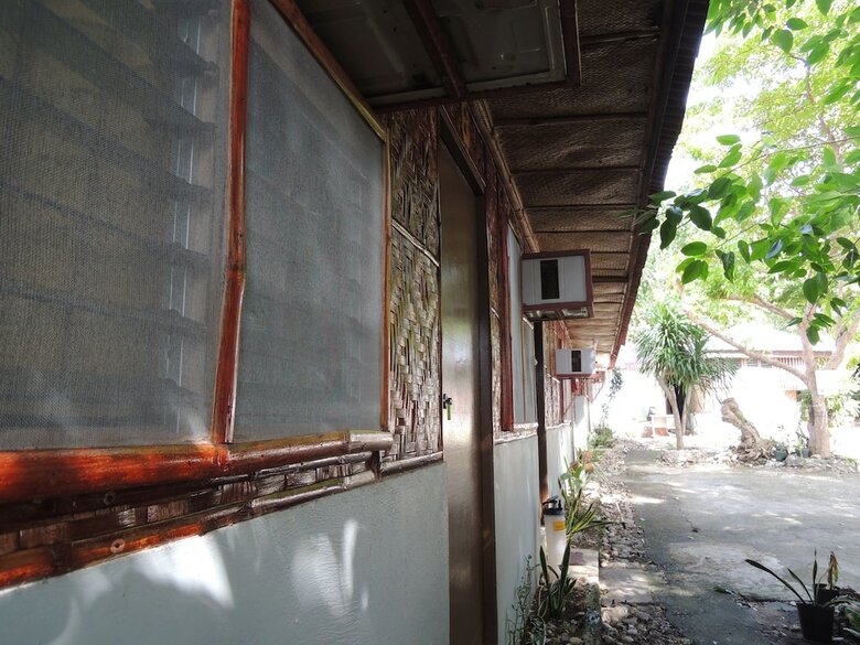 Hotel Kawayan Marine Village Beach Resort
