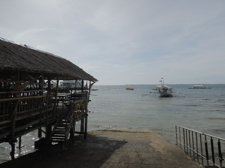Hotel Kawayan Marine Village Beach Resort