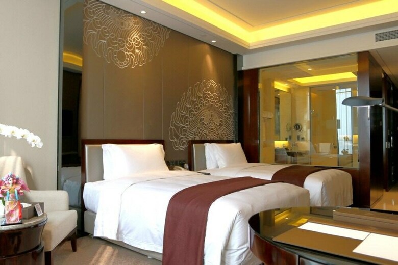 Grand Skylight International Hotel