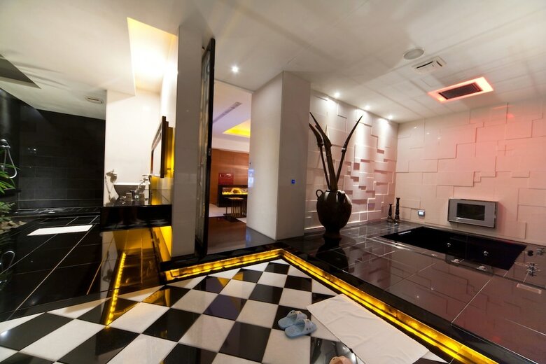 Hotel Orient Luxury Villa Motel