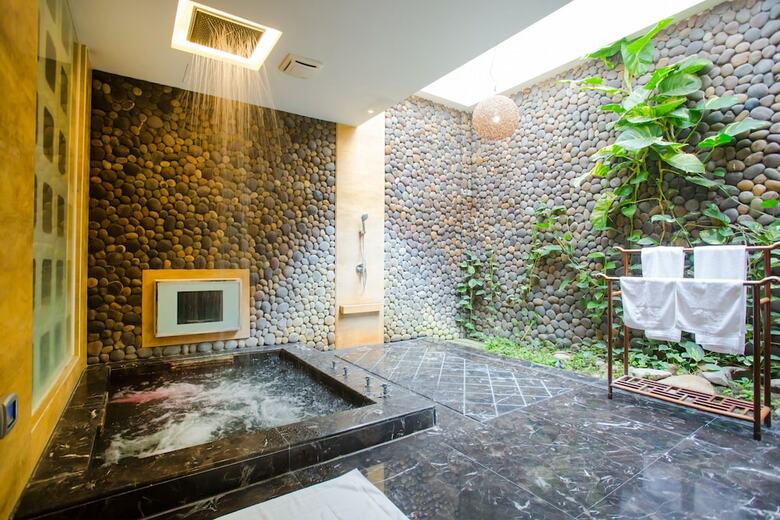 Hotel Orient Luxury Villa Motel