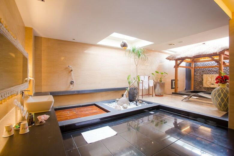 Hotel Orient Luxury Villa Motel