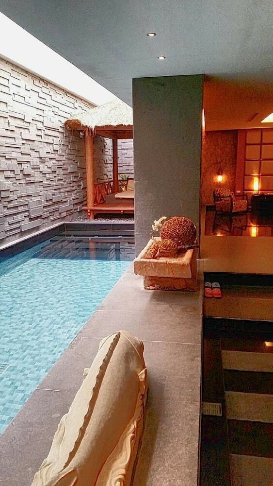 Hotel Orient Luxury Villa Motel
