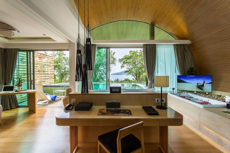 Crest Pool Villas