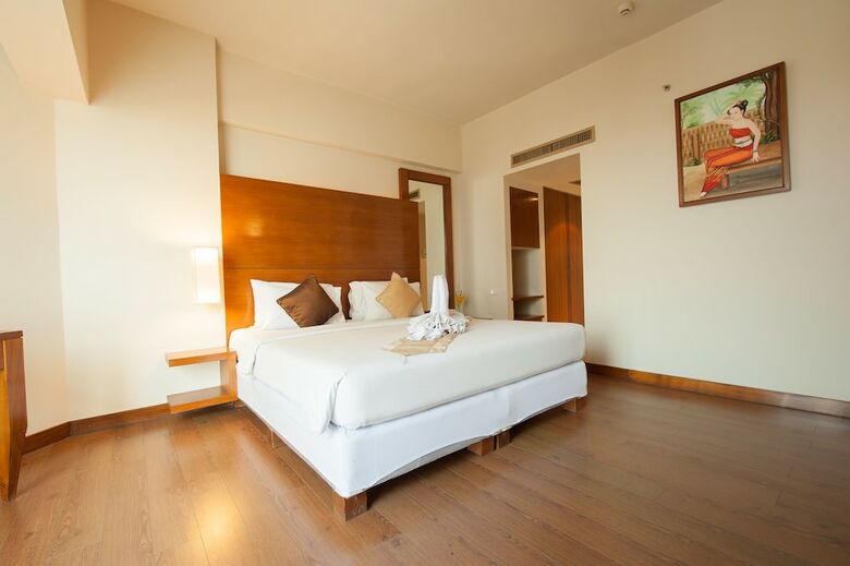 Hotel The Seasons Pattaya