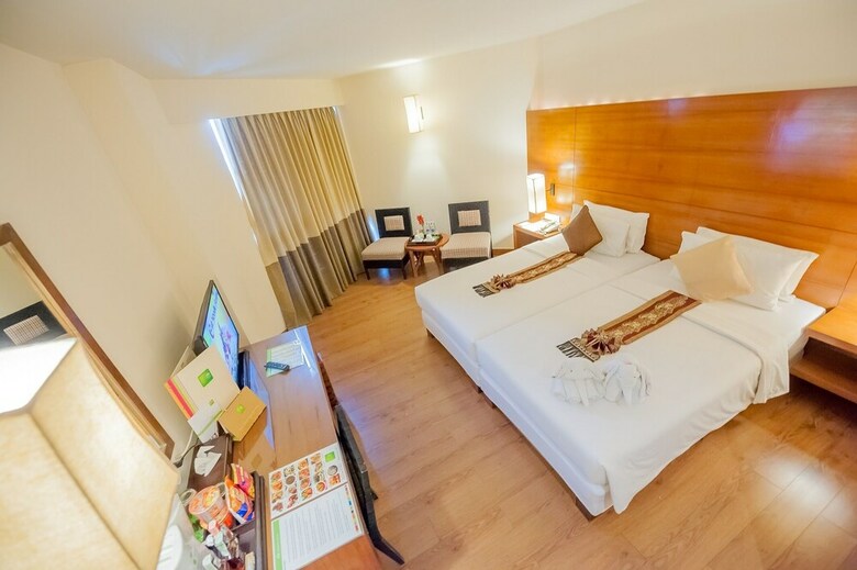 Hotel The Seasons Pattaya