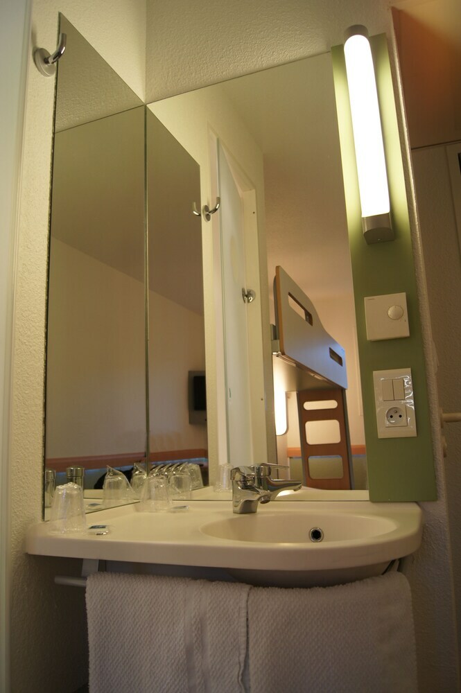Hotel Ibis Budget Pau Est