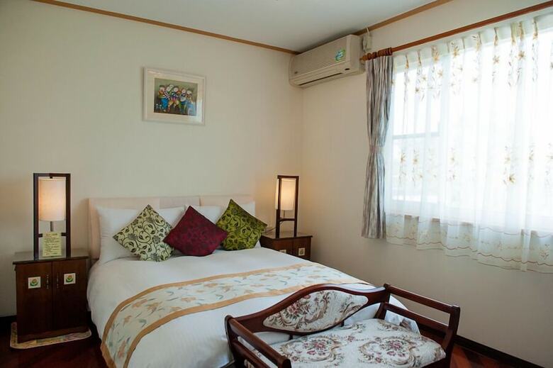 Hotel Deep Breathing B&B