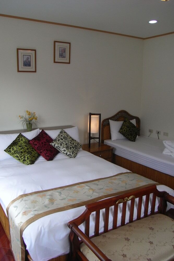 Hotel Deep Breathing B&B