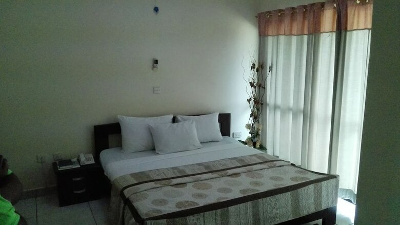 Ultimate Hotel