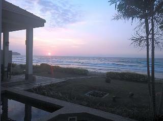 Apartamentos Sabah Beach Villas & Suites