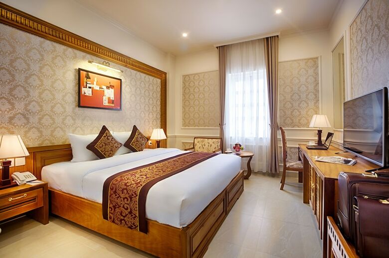 Riverside Hotel