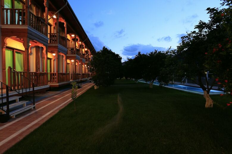 Kerme Ottoman G�kova Butik Hotel