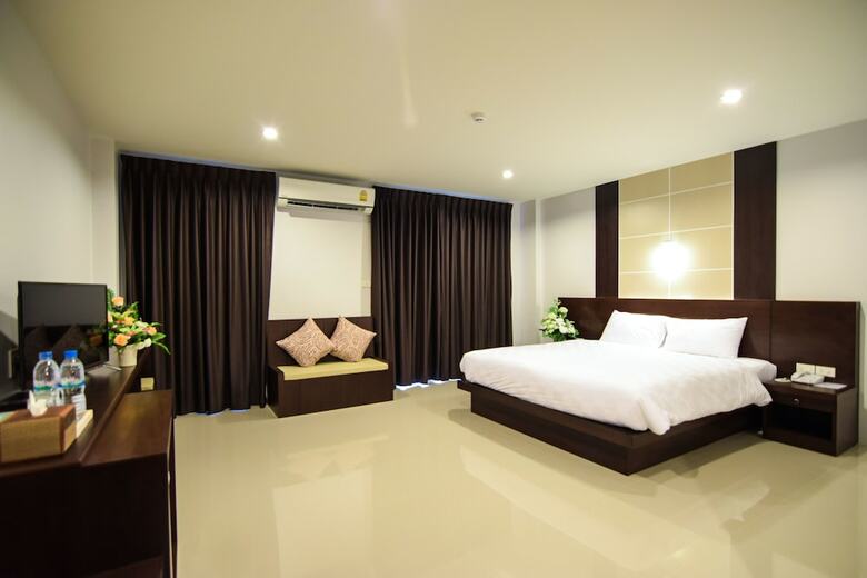 Peak Boutique City Hotel