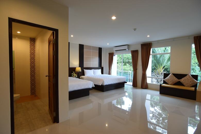 Peak Boutique City Hotel
