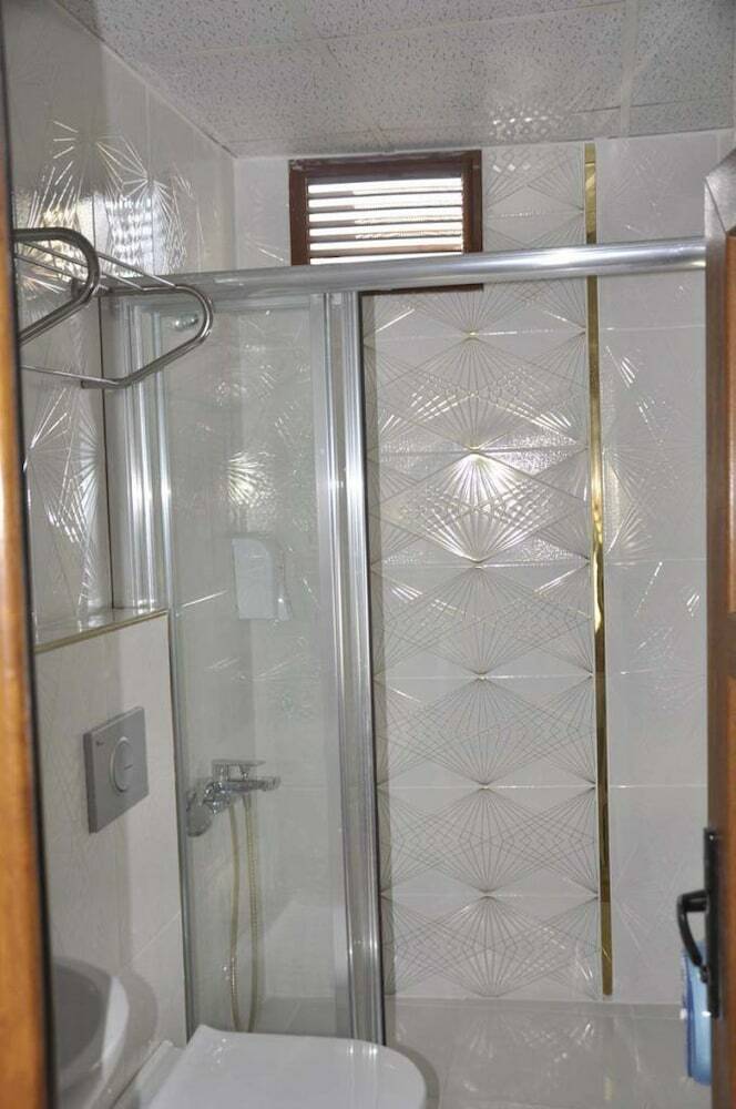 Ugur Hotel
