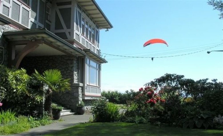 Dashwood Manor Seaside Bed & Breakfast
