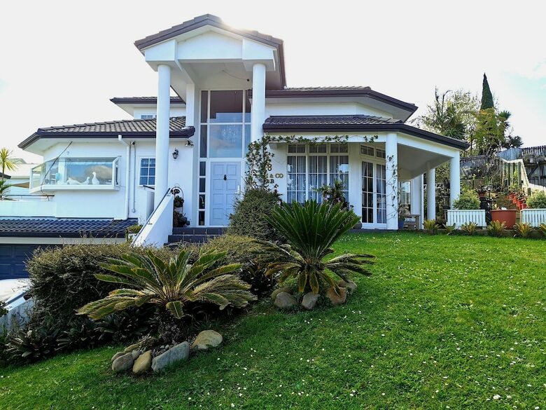 Lush & Co Auckland Bed & Breakfast
