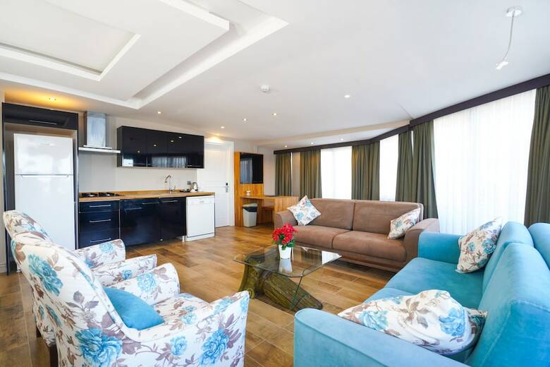 Aurasia City Hotel